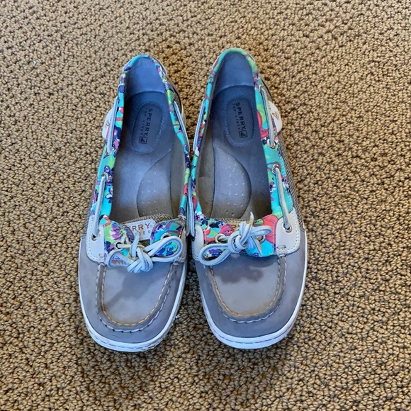 Light Grey Sperry Angelfish - Picture 2 of 4